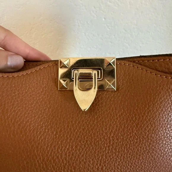 Valentino Rockstud Messenger Bag - Picture 2 of 3